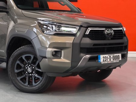 2023 Toyota Hilux - thumbnail 4