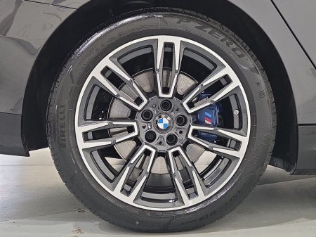 2025 BMW 5 Series - thumbnail 14