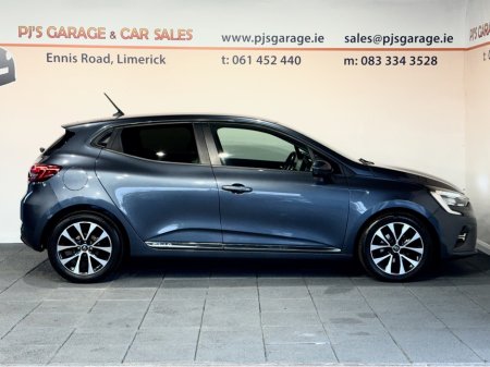 2020 Renault Clio 1.0 ICONIC TCE 100PS 5DR €12,990 thumbnail