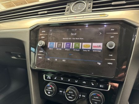 2019 Volkswagen Passat - thumbnail 19