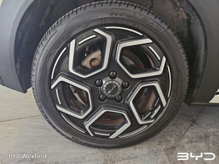 2024 BYD Dolphin - thumbnail 5