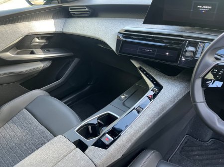 2025 Peugeot 3008 - thumbnail 11