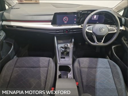 2024 Volkswagen Golf - photo 2