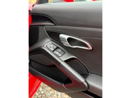 2018 Porsche 718 - thumbnail 22