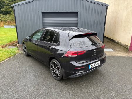 2022 Volkswagen Golf 2.0 TDI 115HP Life €23,995 thumbnail