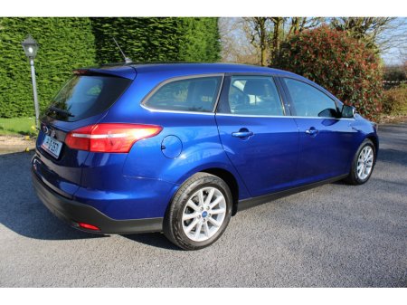 2018 Ford Focus - thumbnail 14