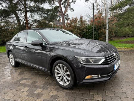 2017 Volkswagen Passat - thumbnail 2