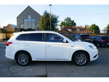 2020 Mitsubishi Outlander - thumbnail 4