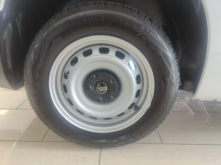 2024 Citroen Berlingo LX PLUS From €94 Per Week €21,764 thumbnail