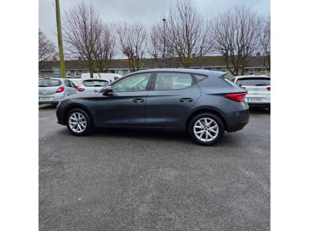 2025 SEAT Leon 1.5 TSI 115hp SE €28,995 thumbnail