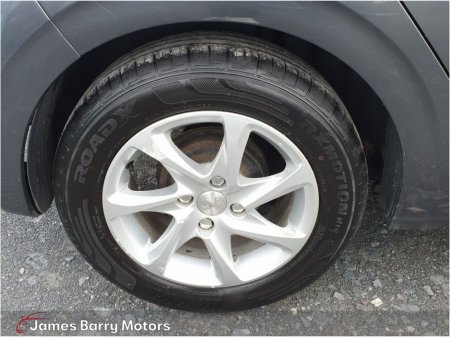 2016 Peugeot 208 - thumbnail 28