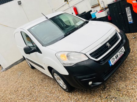 2017 Peugeot Partner  €6,450 thumbnail