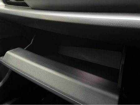 2025 Toyota Prius - thumbnail 15