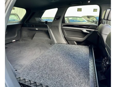 2023 Volkswagen Touareg - thumbnail 16