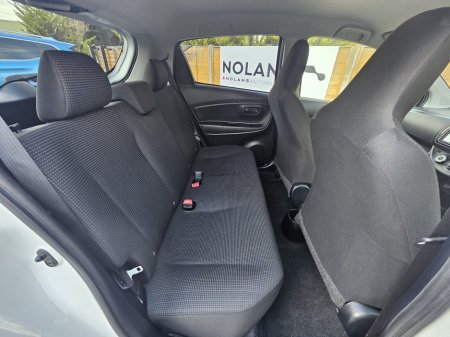 2018 Toyota Vitz - thumbnail 19