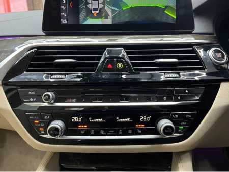 2018 BMW 5 Series €22950! 2018 BMW 530E 2.0 AUTOMATIC / CRUISE CONTROL / 360° CAMERA / ELECTRIC MEMORY & HEATED SEATS €22,950 thumbnail