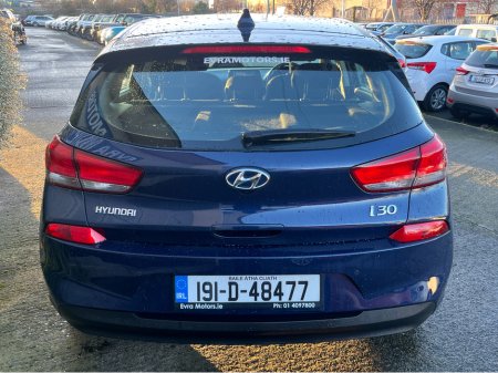2019 Hyundai i30 SE NAV T-GDI 1.0 PETROL //SAT NAV//REVERSE CAMERA//WIRELESS PHONE CHARGER//CARPLAY// €14,950 thumbnail