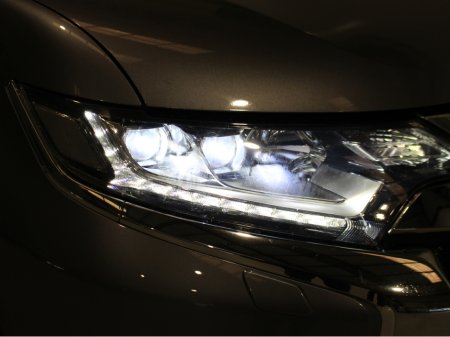 2017 Mitsubishi Outlander OUTL 4WD 6MT 4DR 7S 17MY 7 SEATS €16,950 thumbnail