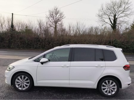 2017 Volkswagen Touran Comfort €16,950 thumbnail