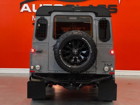 2015 Land Rover Defender TD XS UTILITY WAGON #87 thumbnail