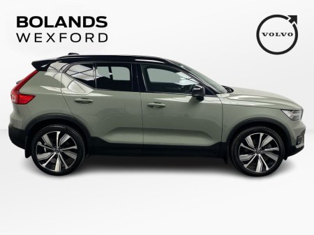 2022 Volvo XC40 - thumbnail 4