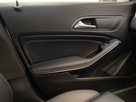 2019 Mercedes-Benz CLA Class - thumbnail 14