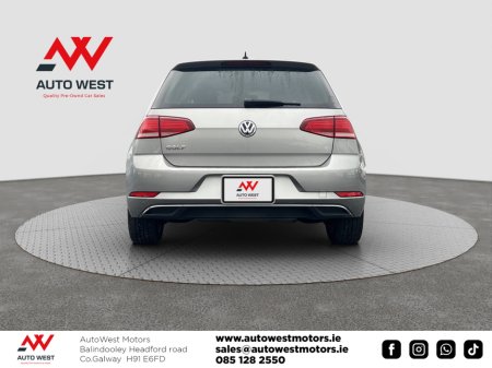 2018 Volkswagen Golf 2018 Volkswagen Golf 1.2 TSI Automatic €17,950 thumbnail