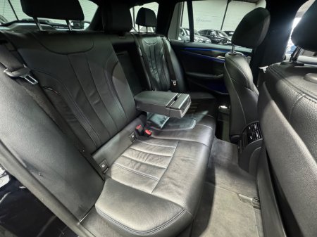 2021 BMW 5 Series - thumbnail 23