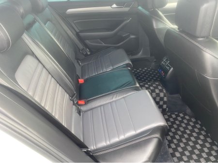 2017 Volkswagen Passat R-LINE PASSAT 2.0 TSI 2017 €19,995 thumbnail