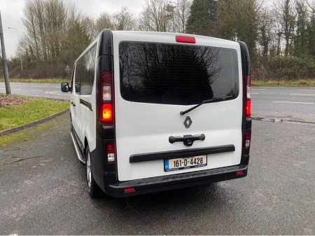 2016 Renault Trafic 9 Seat  Minibus 5 Door thumbnail
