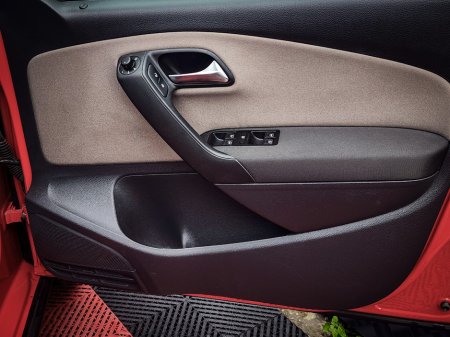 2013 Volkswagen Polo - thumbnail 23