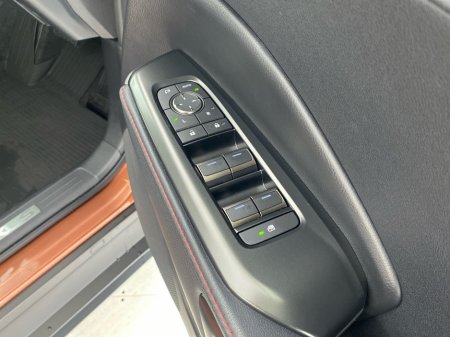 2025 Lexus LBX Emotion €42,650 thumbnail