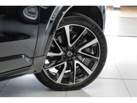 2022 Volvo XC90 RECHARGE T8 ULTIMATE DARK AWD €59,899 thumbnail