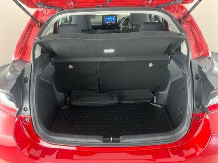 2025 Toyota Yaris HYBRID LUNA €26,950 thumbnail