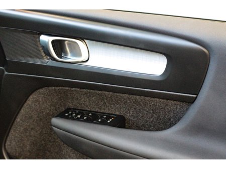 2023 Volvo XC40 RECHARGE T4 CORE 1.5 PHEV €36,899 thumbnail