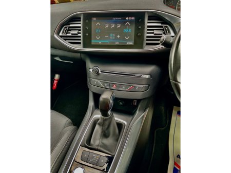 2018 Peugeot 308 - thumbnail 33