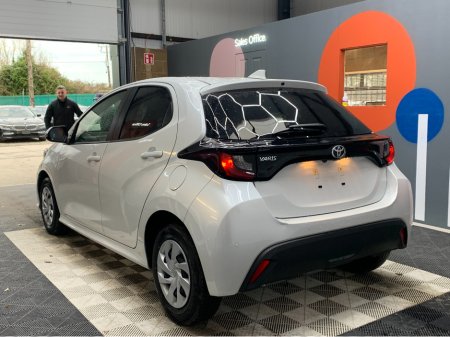 2024 Toyota Yaris 1.0 PETROL AUTOMATIC / 8k KMs / Reverse Camera €20,950