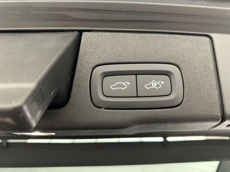 2023 Volvo XC60 T6 PLUS DARK *FREE HAMPER* €155 P/W €49,890