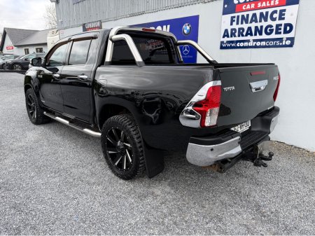 2016 Toyota Hilux - thumbnail 8