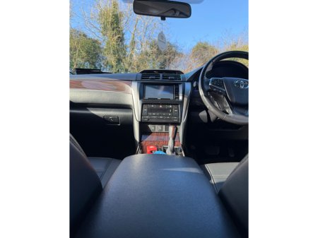 2016 Toyota Camry - thumbnail 13