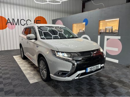 2020 Mitsubishi Outlander Plug-in Hybrid - Heated Seats + Heated Steering Wheel