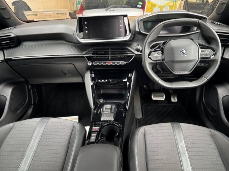 2023 Peugeot 2008 - view 3