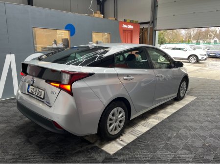 2022 Toyota Prius - thumbnail 2