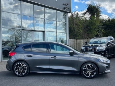 2021 Ford Focus - thumbnail 10