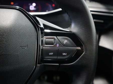 2023 Peugeot 2008 - thumbnail 13