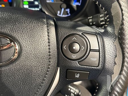 2016 Toyota Auris HYBRID G PACKAGE - BEIGE/BLACK FULL LEATHER INTERIOR - FACTORY ALLOYS - REVERSE CAMERA €13,950 thumbnail