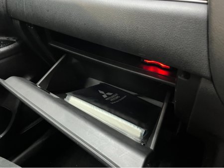 2018 Mitsubishi Outlander - thumbnail 18