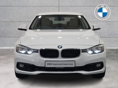 2017 BMW 3 Series 330e SE thumbnail