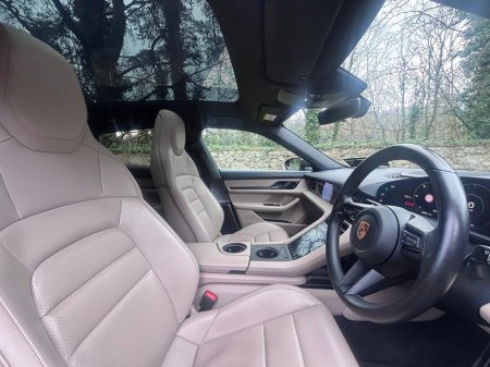 2022 Porsche Taycan - thumbnail 15