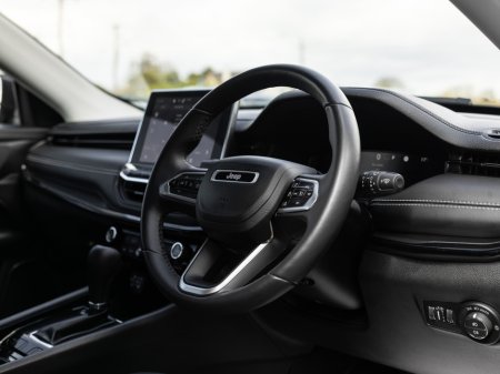 2025 Jeep Compass - thumbnail 13